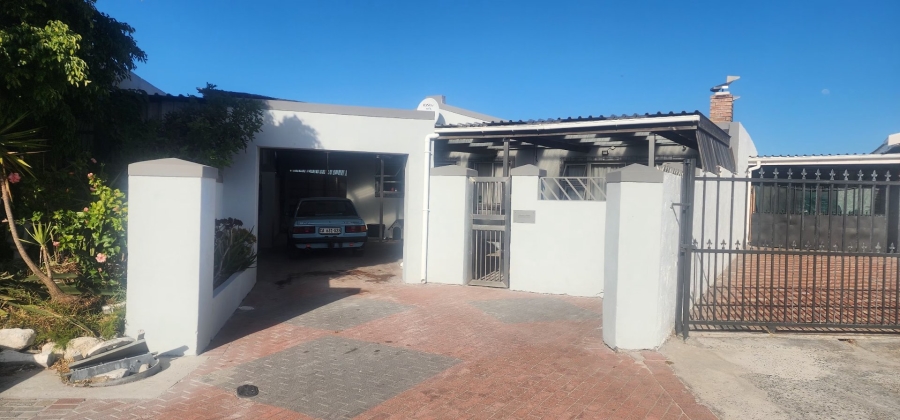 3 Bedroom Property for Sale in Mitchells Plain Central Western Cape